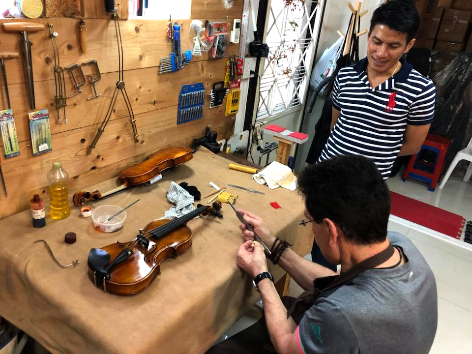 customerServicePage.galleryImageAlt 6