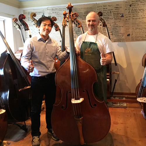 customerServicePage.galleryImageAlt 9